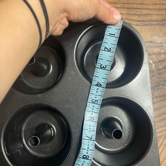 6 Donut baking pan  - Picture 3 of 3